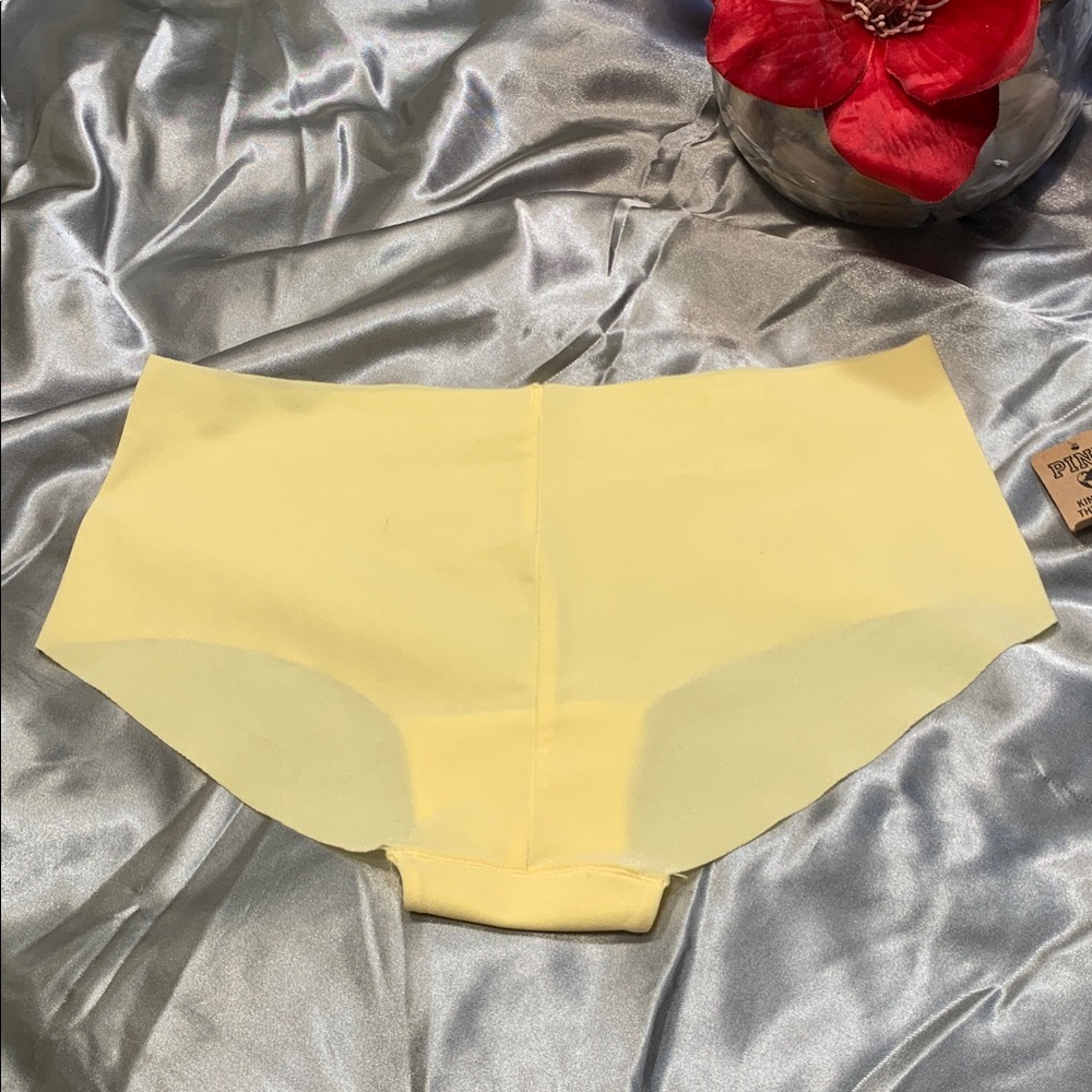 🌹Victoria's Secret PINK • NWOT Seamless Hipster Yellow Lightweight Panties •